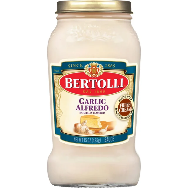 Bertolli Garlic Alfredo Pasta Sauce Made with Aged Parmesan Cheese Fresh Cream and Butter 15 oz